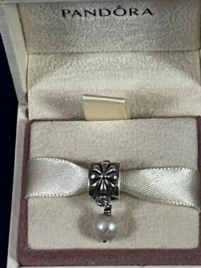 NWOT PANDORA Sterling Silver Posy White Pearl Dangle Charm 790535P